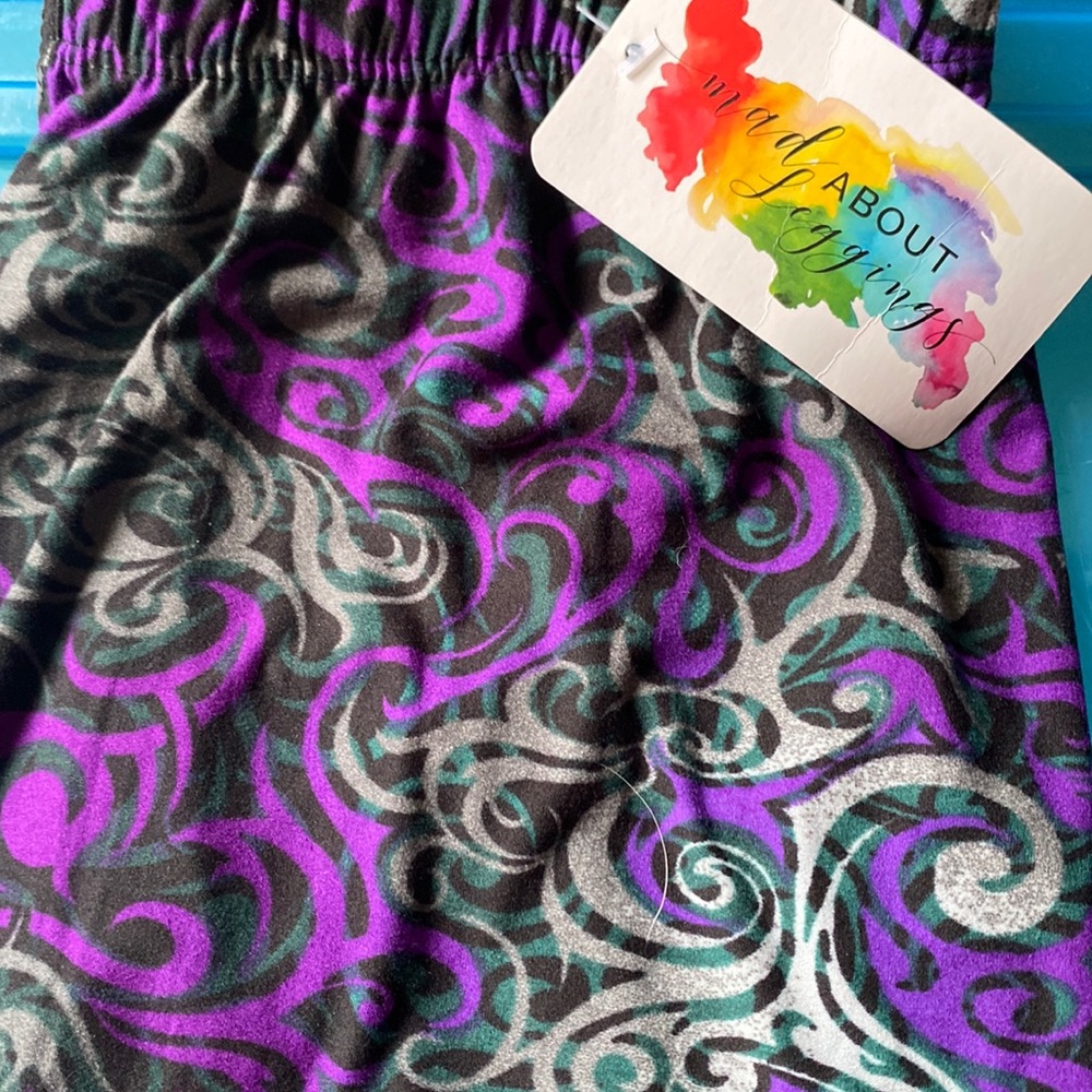 NWT Leggings size Plus “Mad About leggings”